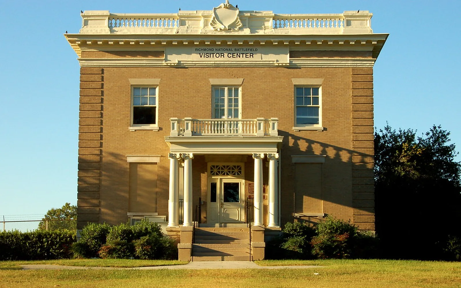 Fachada de un pequeño museo dedicado a la historia de la medicina.